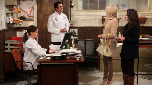 Poster della serie 2 Broke Girls