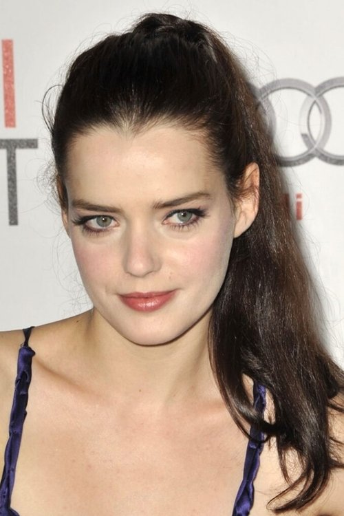 Kép: Roxane Mesquida színész profilképe