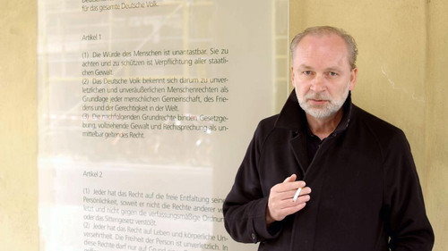 Die Würde des Menschen still