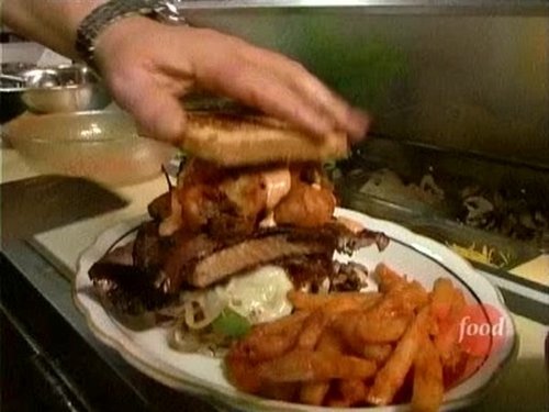 Escena del episodio 2 de la temporada 10 de la serie Diners, Drive-Ins and Dives