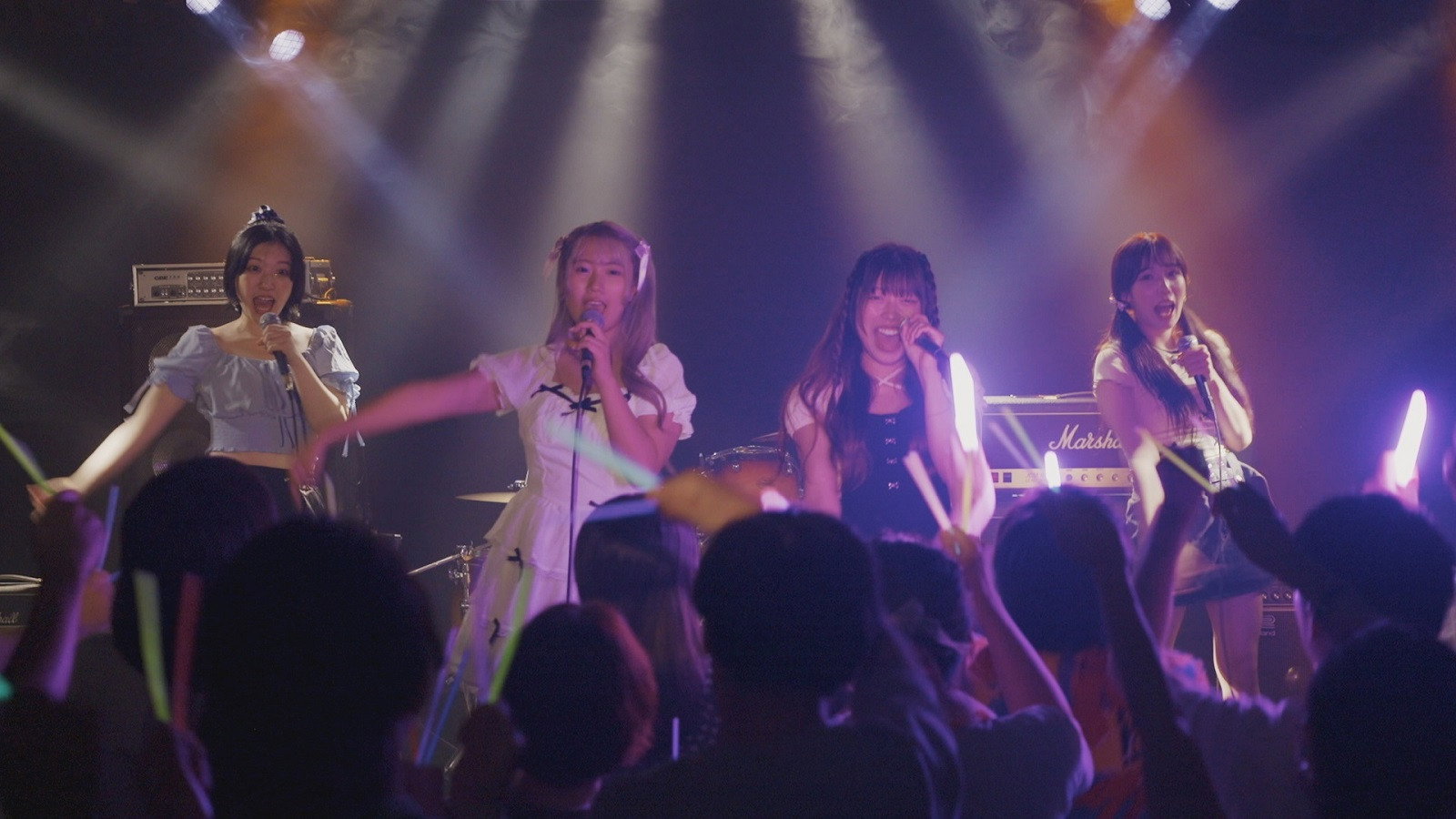 Oshi is Fully in Bloom's poster
