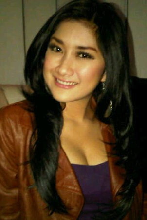 Shinta Putri's poster