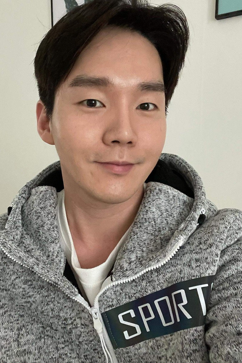 Jin Si-won's poster