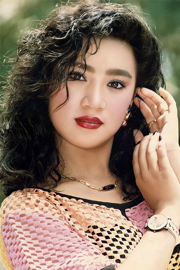 Y Phụng's poster