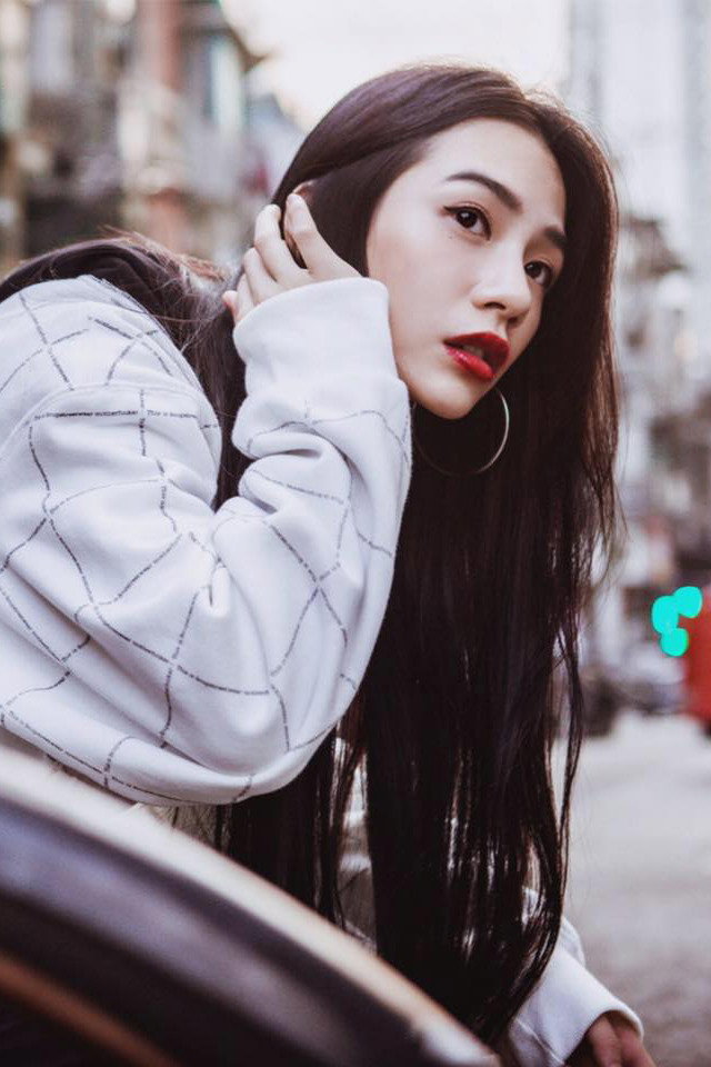 陈妍臻's poster