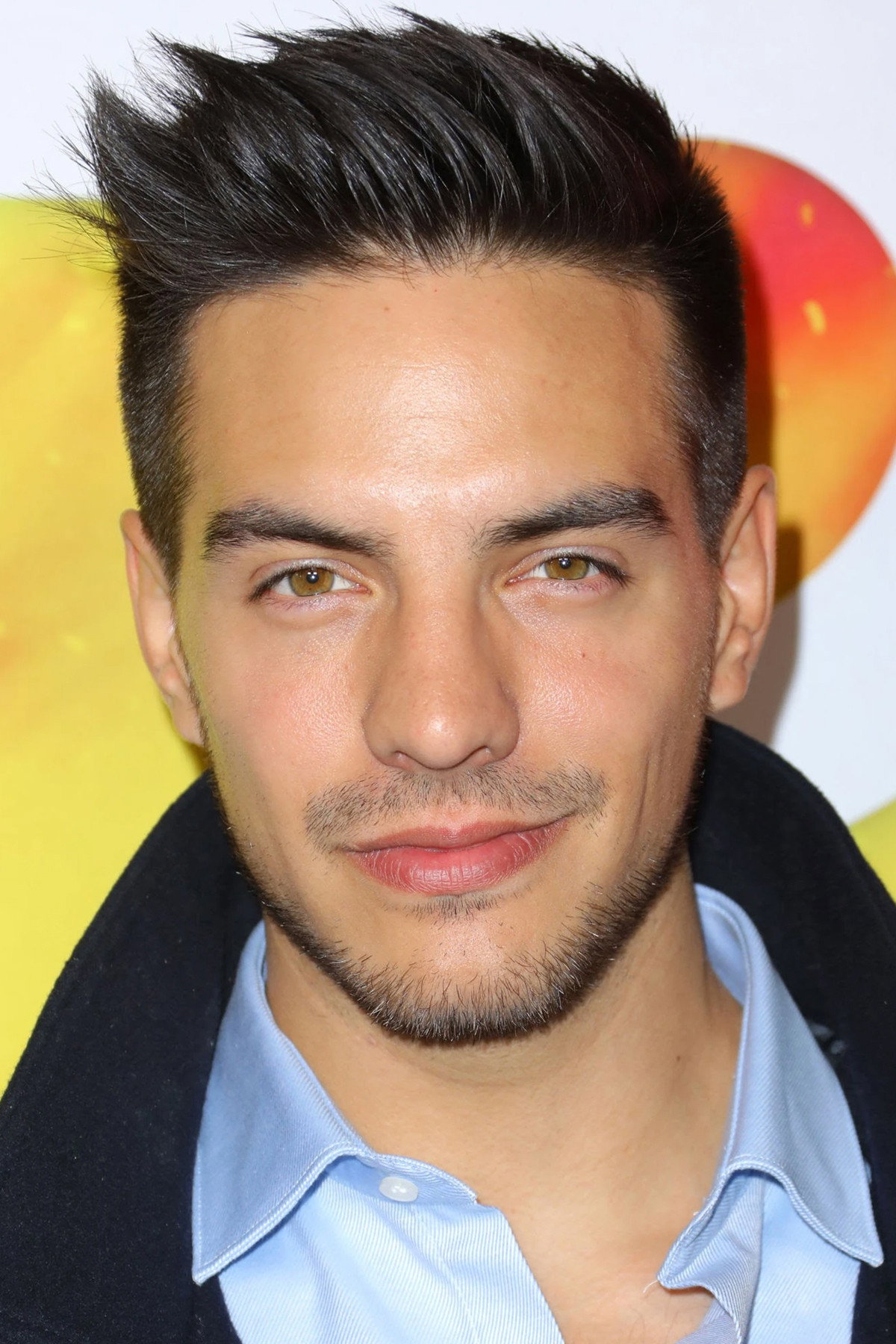 Vadhir Derbez's poster