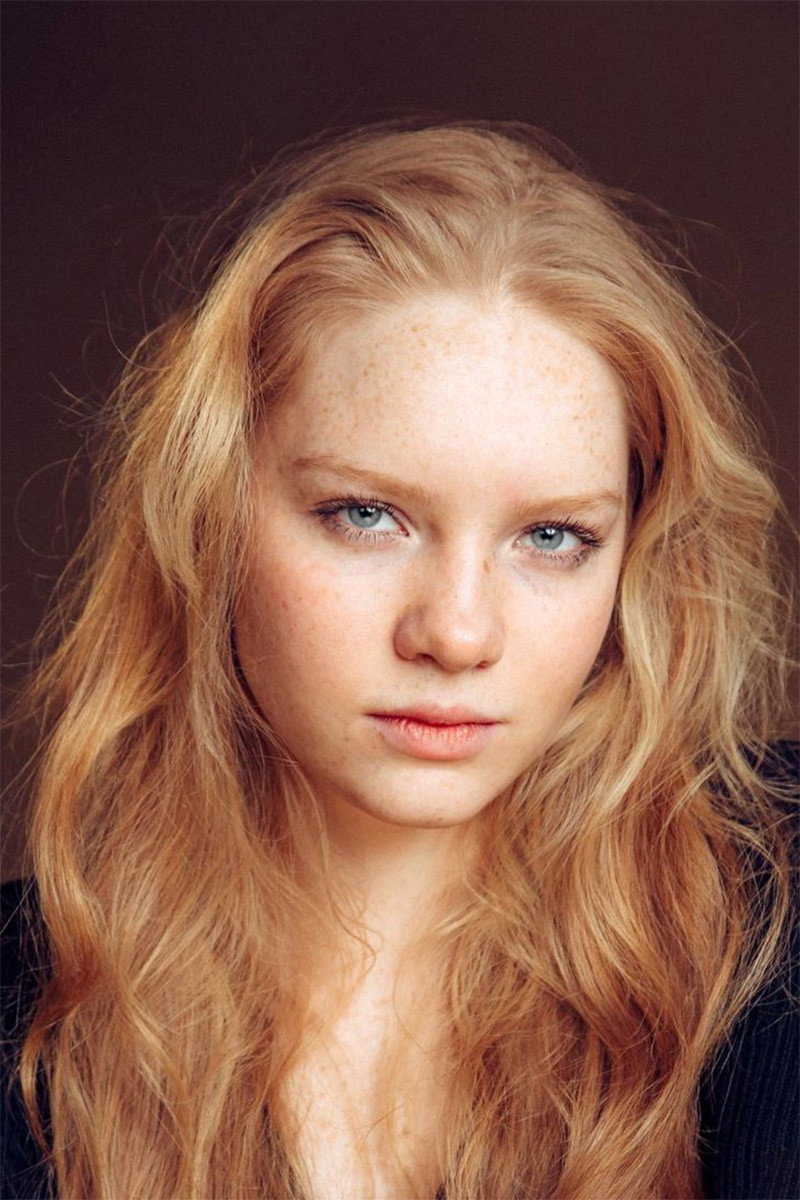 Elizaveta Ischenko's poster