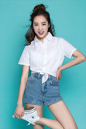 Tong Yixuan's poster