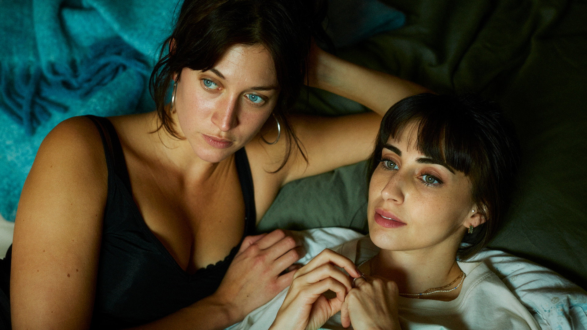 Two Sisters's poster