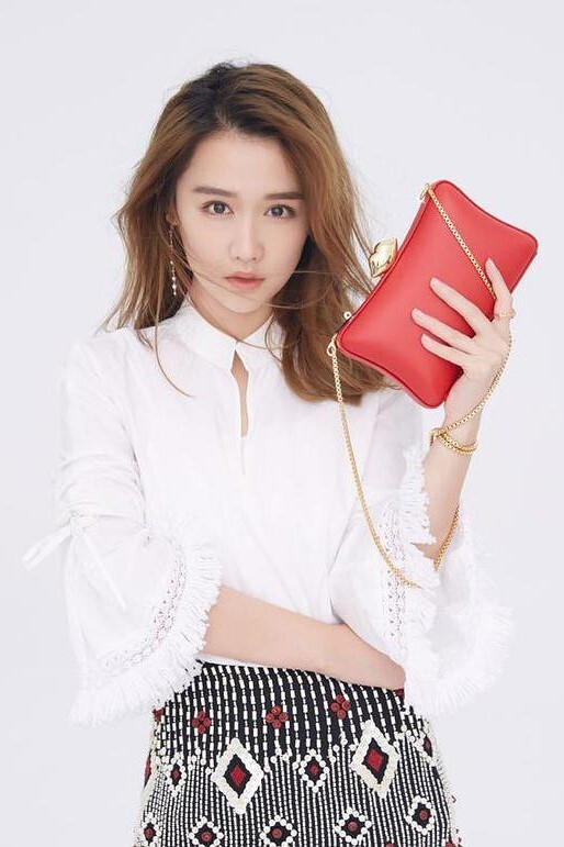 Mao Na's poster