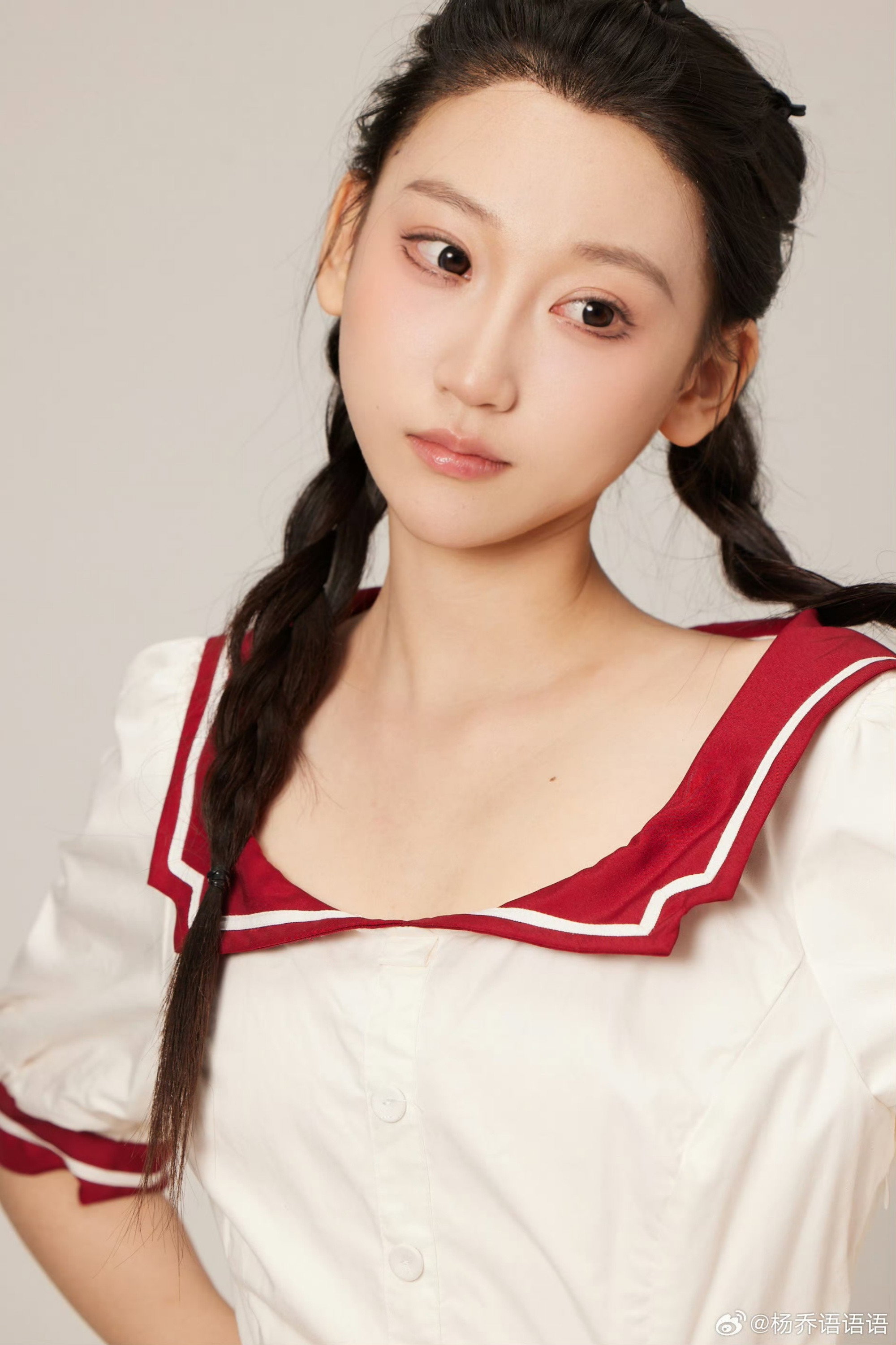 Yang Qiaoyu's poster