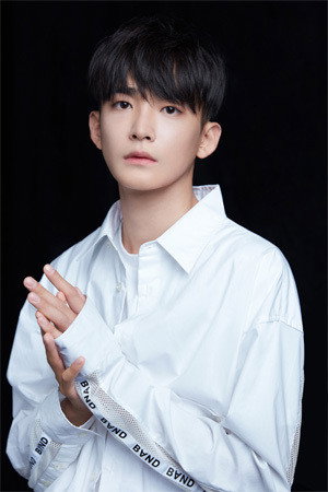 Ding Jiawen's poster