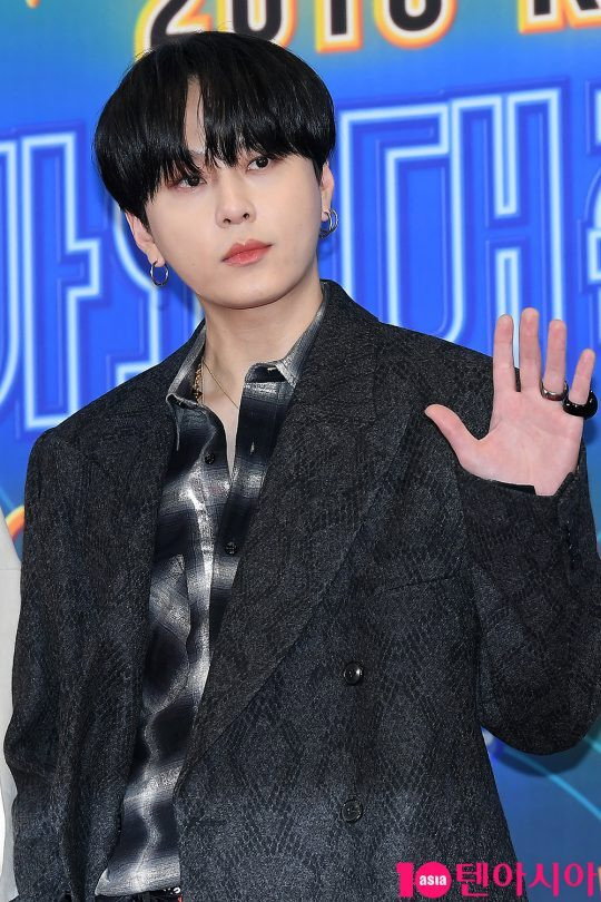 Yong Jun-hyung's poster