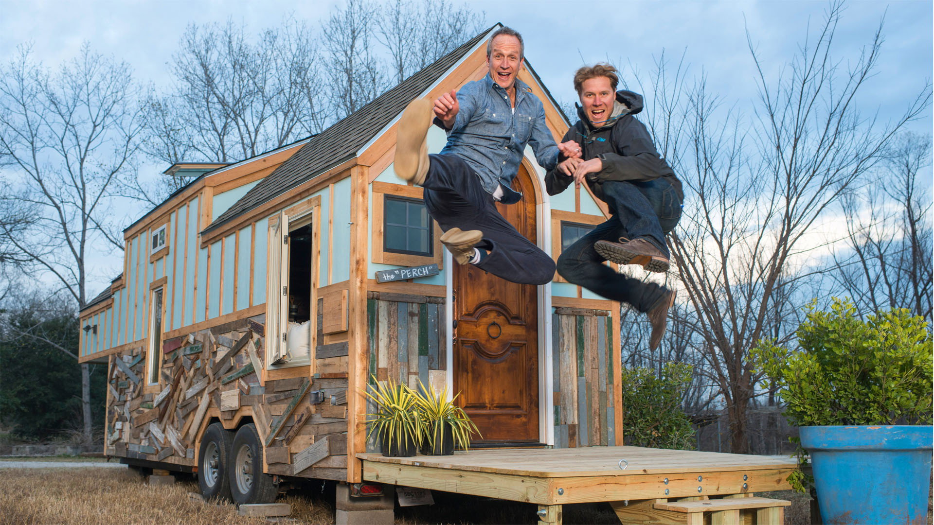 Tiny House Nation's poster