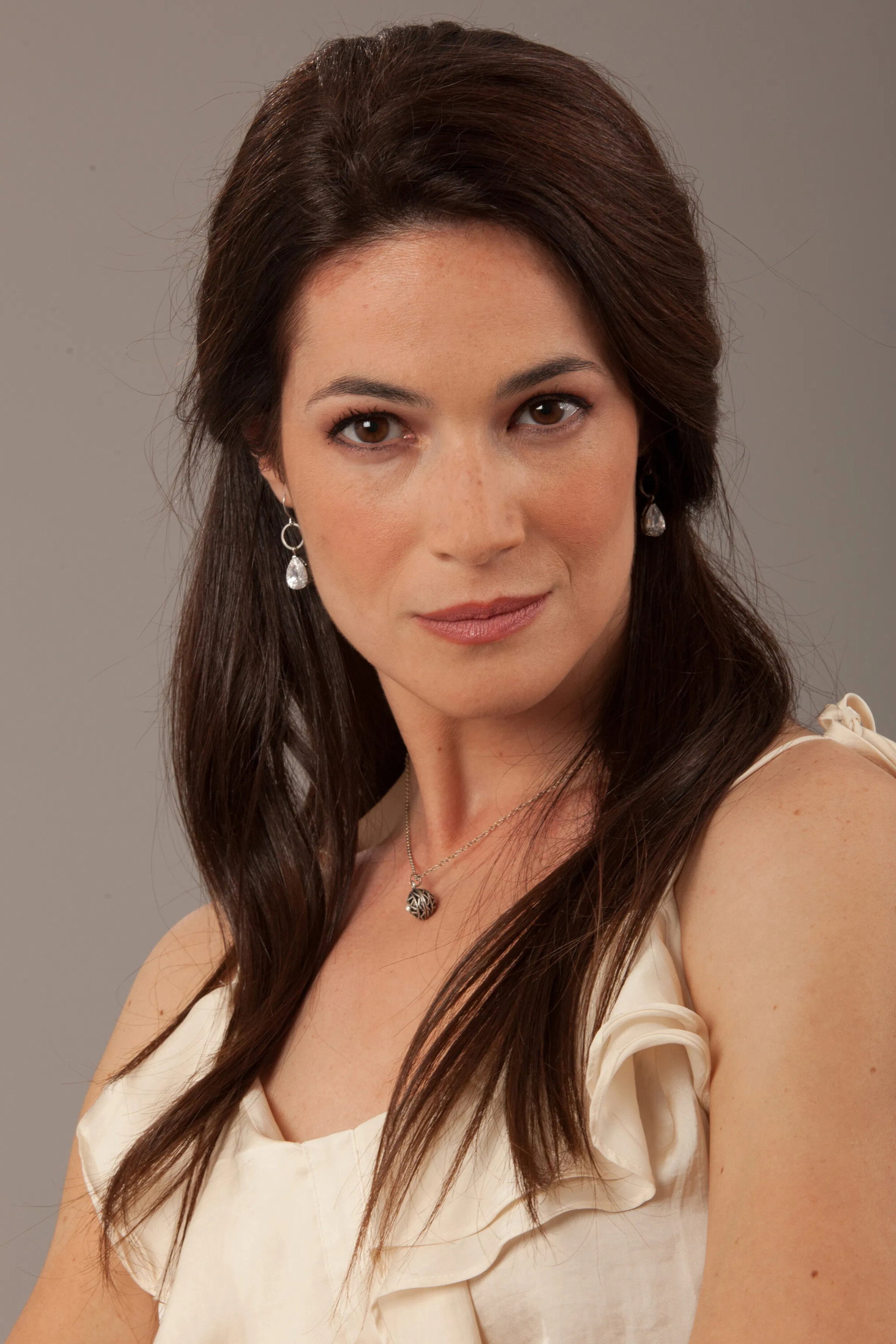 Paula Neves's poster