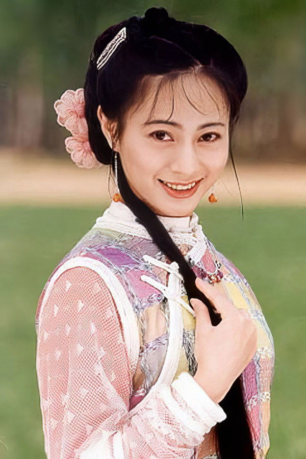 Miki Lee's poster
