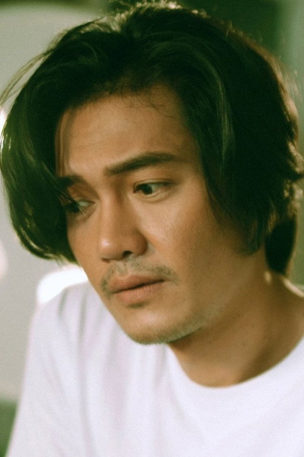 Quang Tuấn's poster