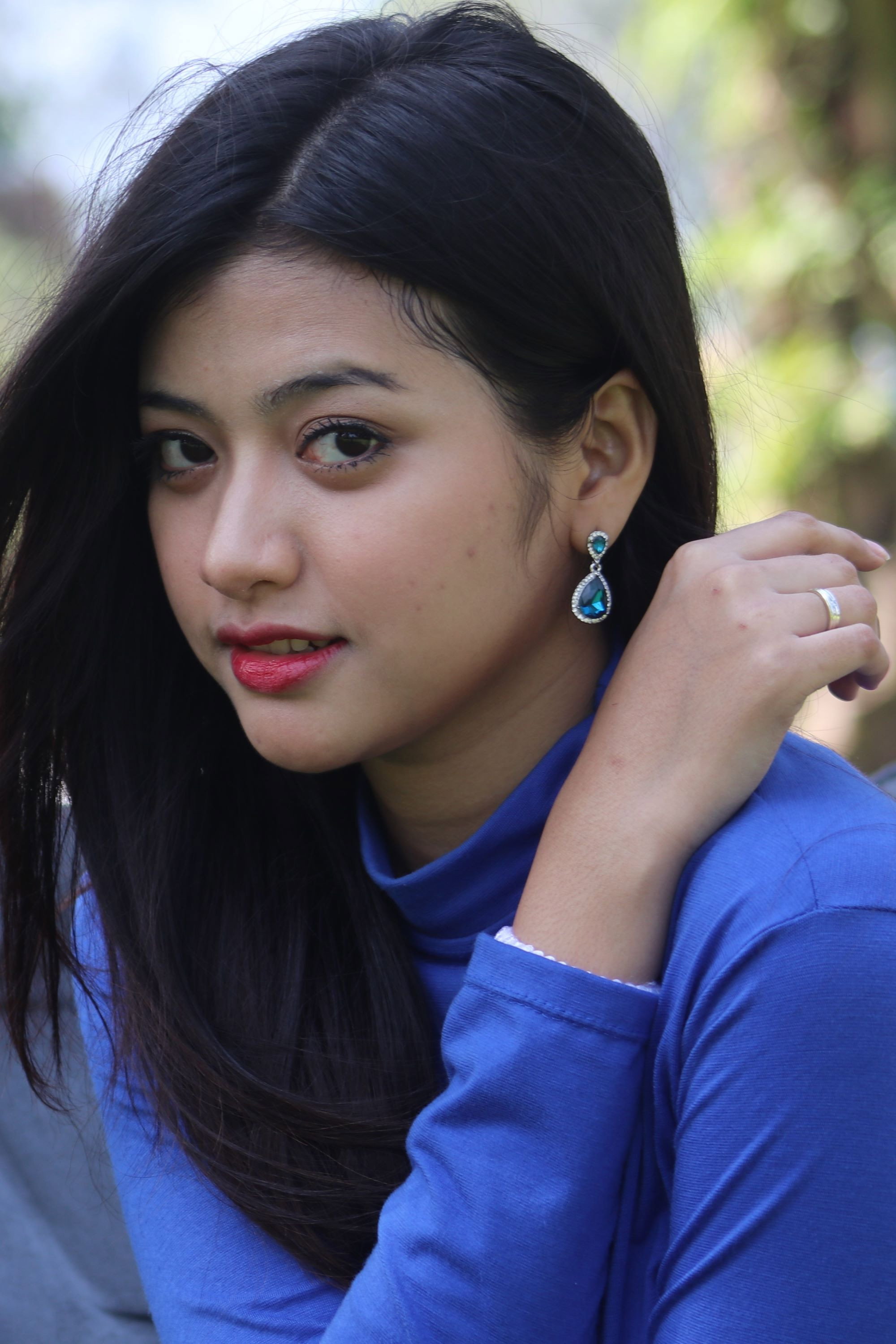 Adinda Halona's poster
