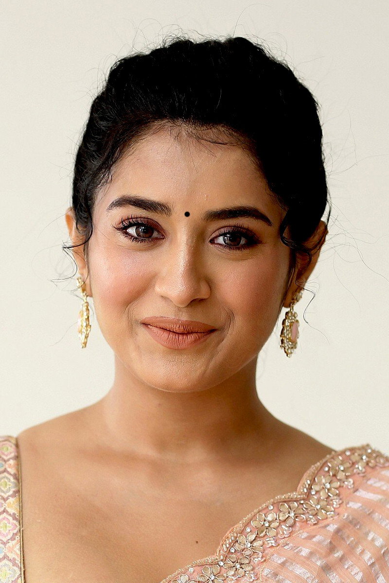 Raashi Singh's poster