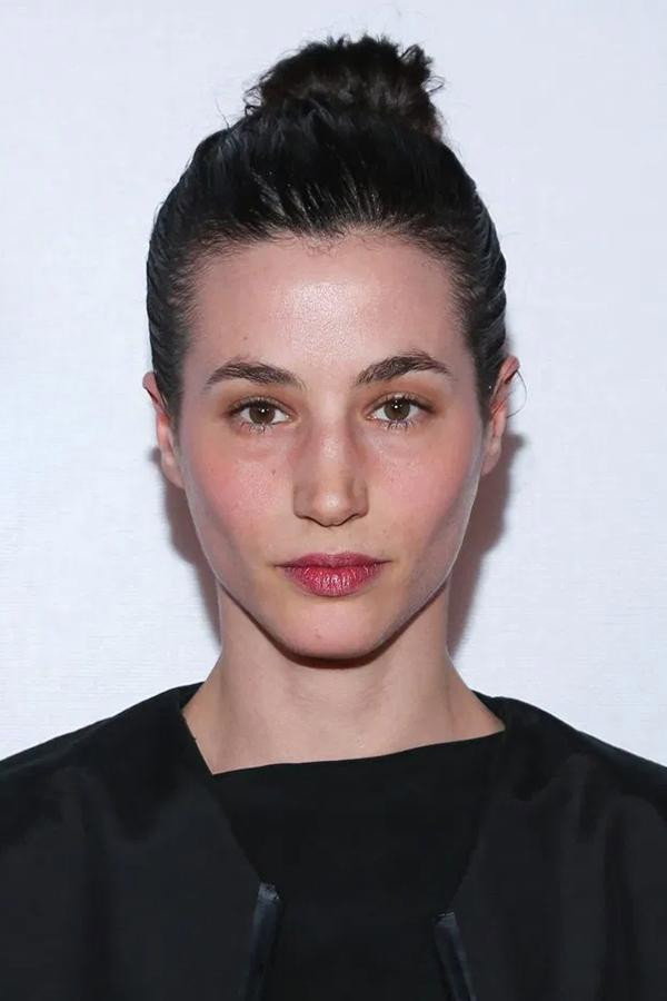 Elisa Lasowski's poster