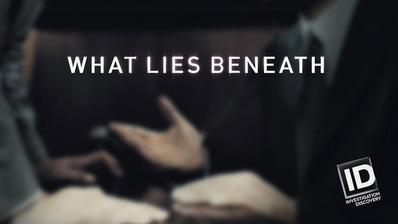 What Lies Beneath's poster