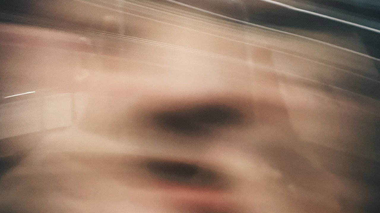 Tak Lurus's poster