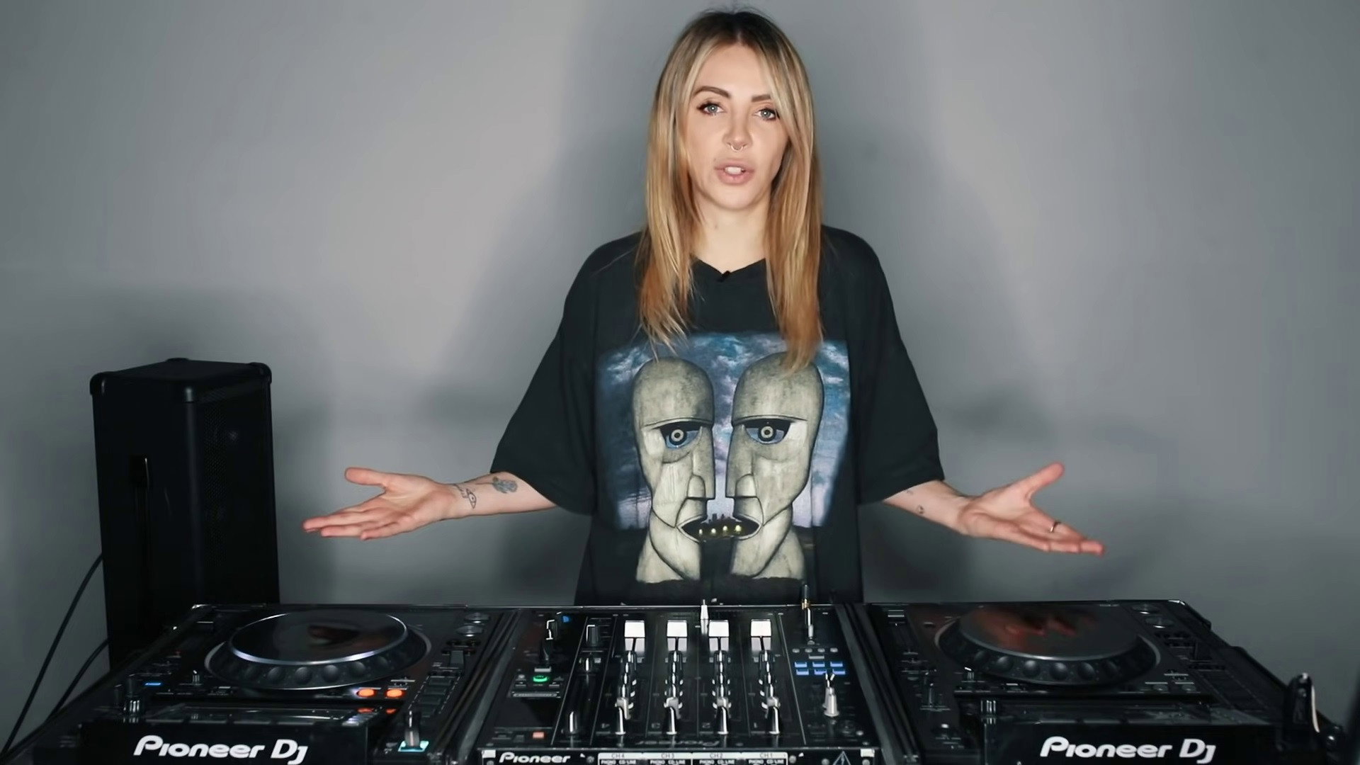 How To DJ For Beginners's poster