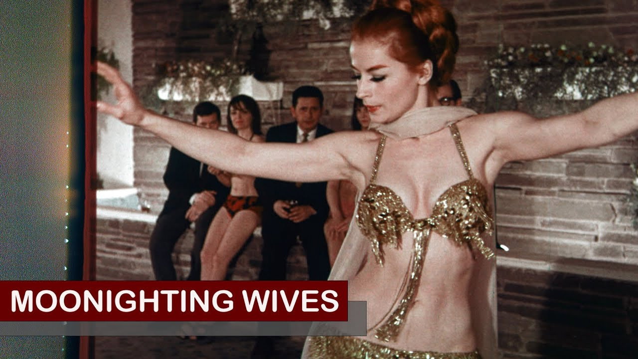 Moonlighting Wives's poster