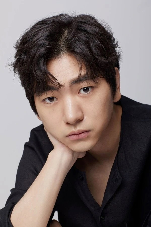 Lee Ju-seung's poster