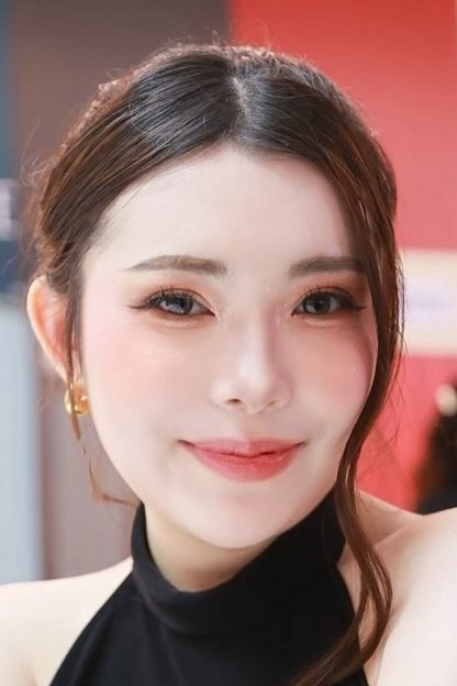 Pampim Phokinpanchasit's poster