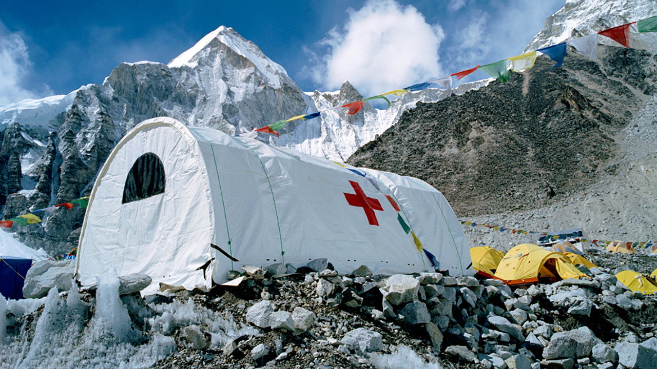 Everest ER's poster