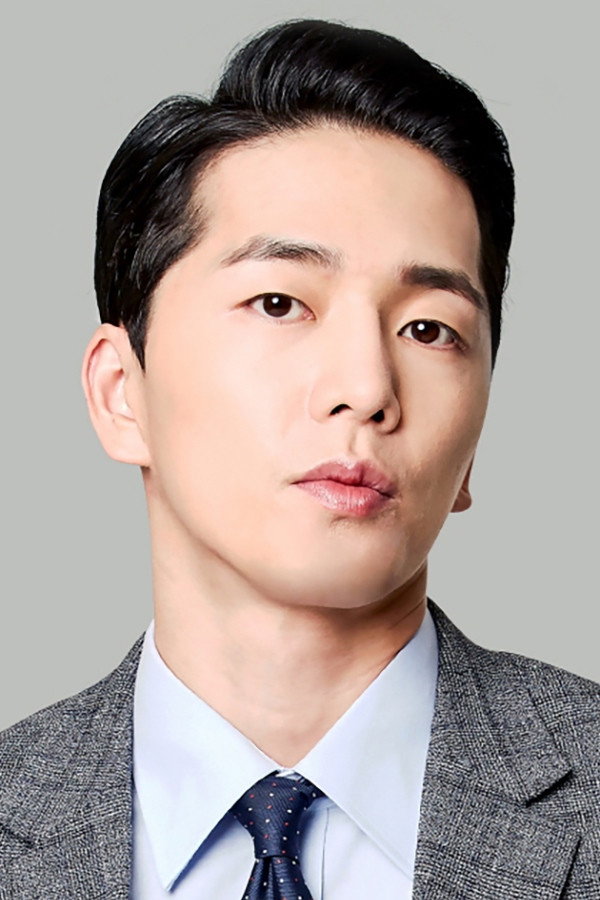 Lee Hyun-jin's poster