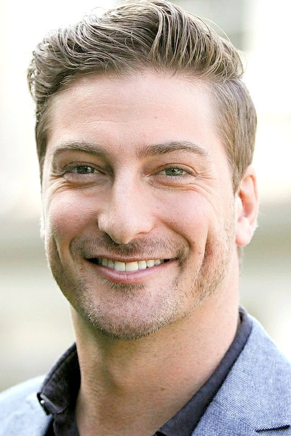 Daniel Lissing's poster