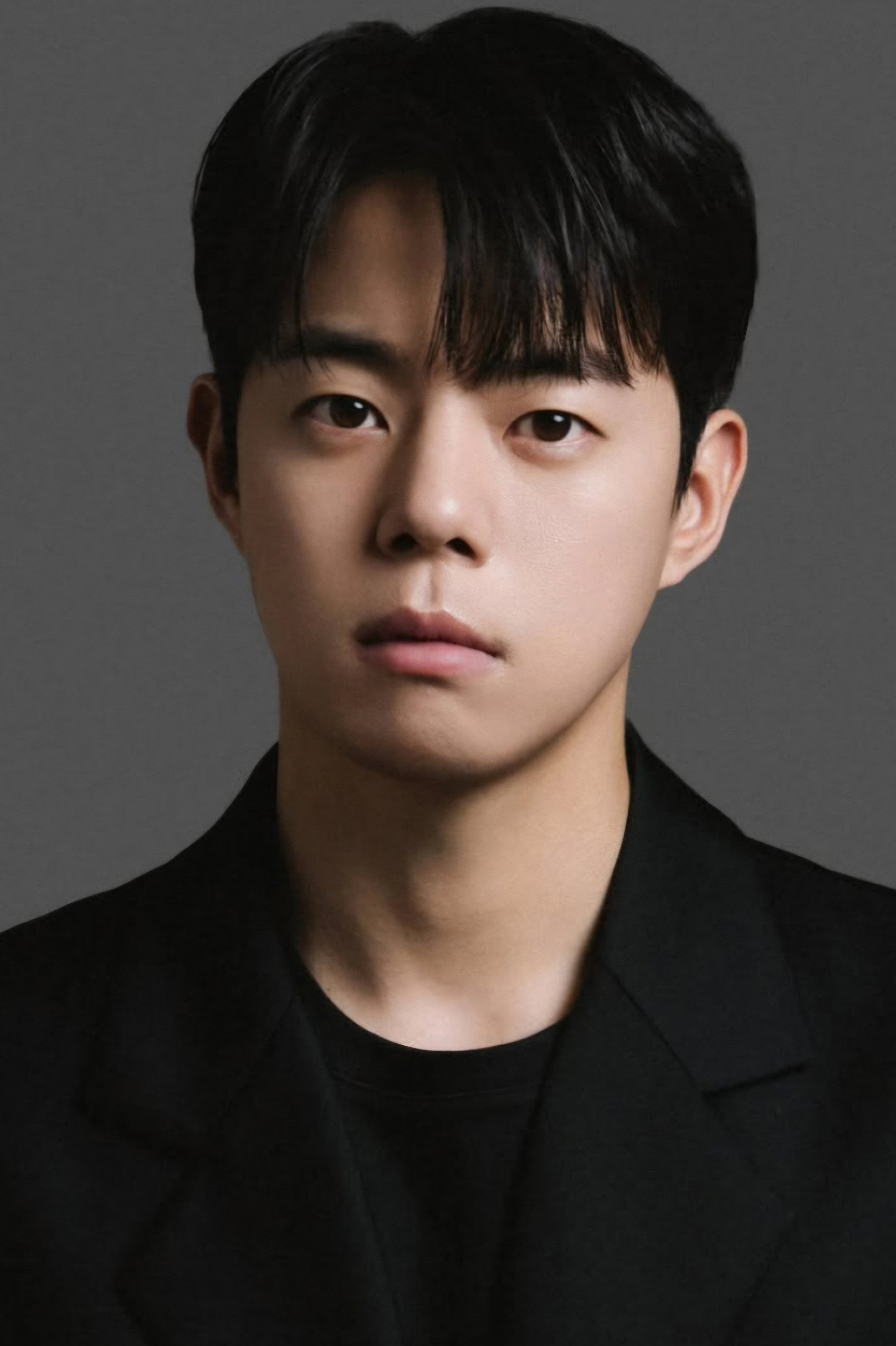 김민동's poster