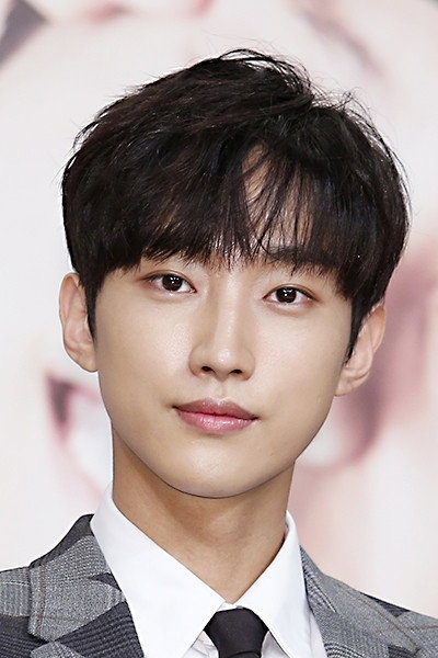 Jung Jinyoung's poster
