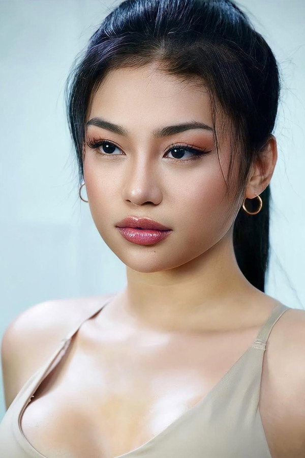 Hershie de Leon's poster