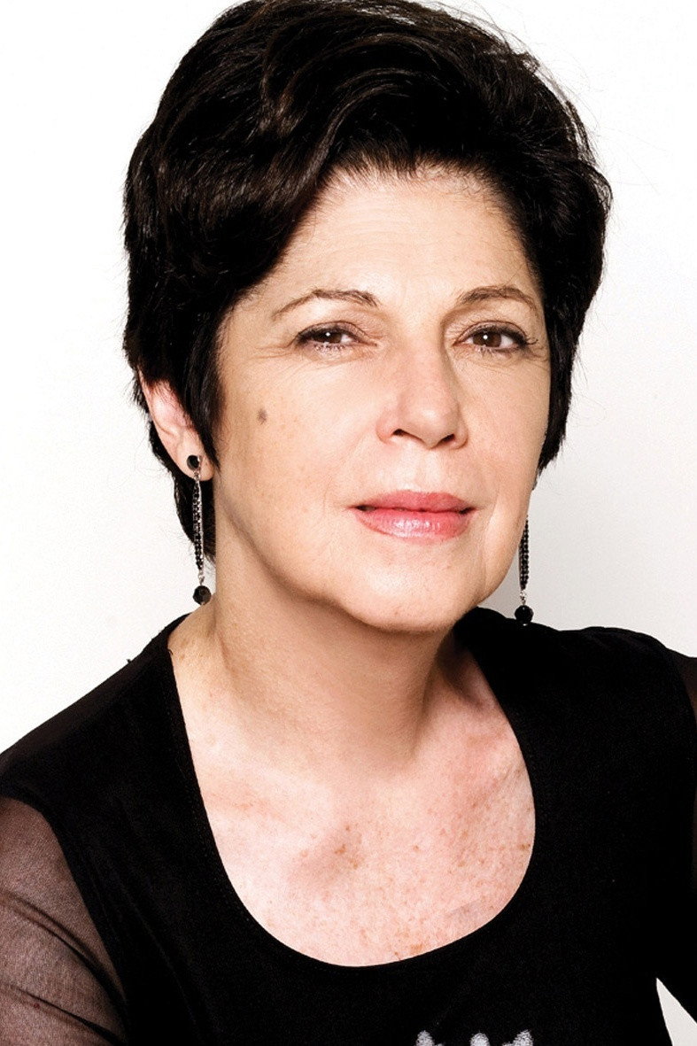 Esther Góes's poster