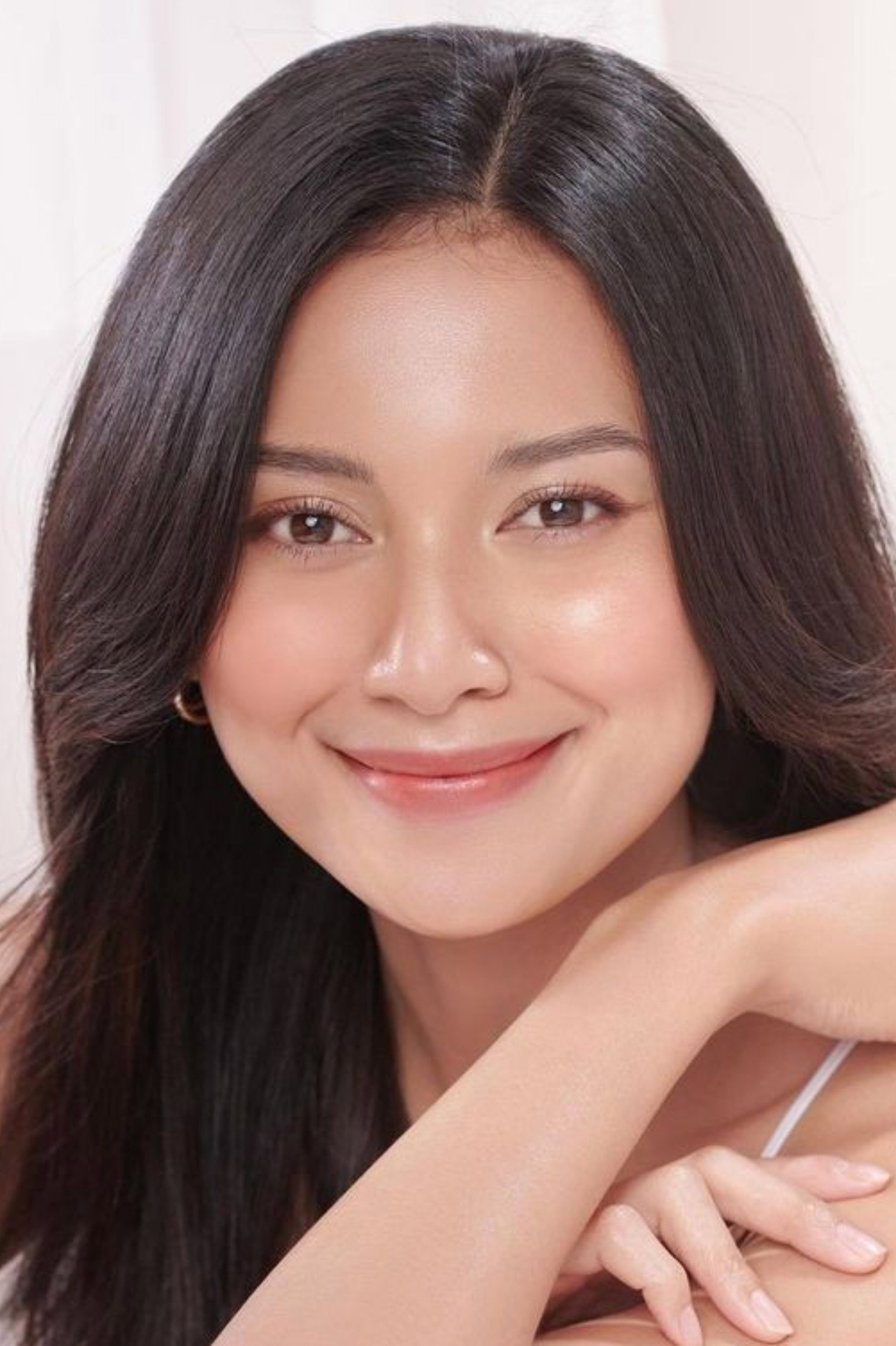 Indah Permatasari's poster