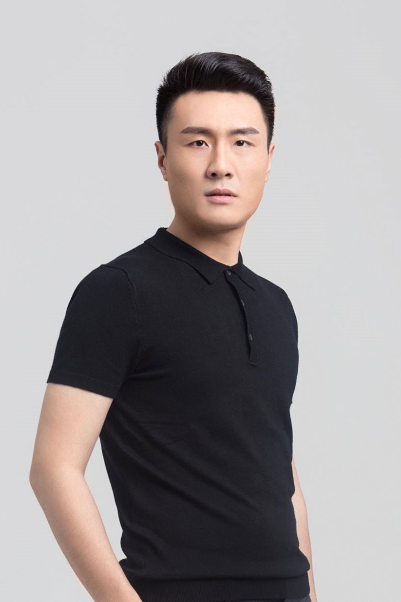 朱寅's poster