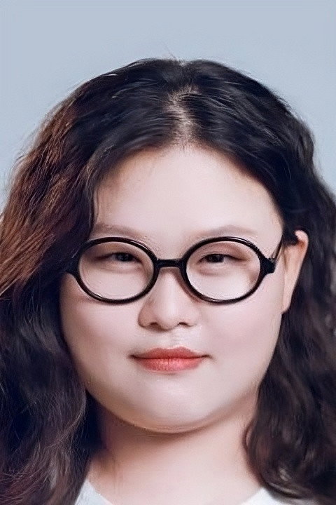Li Ru Ge's poster
