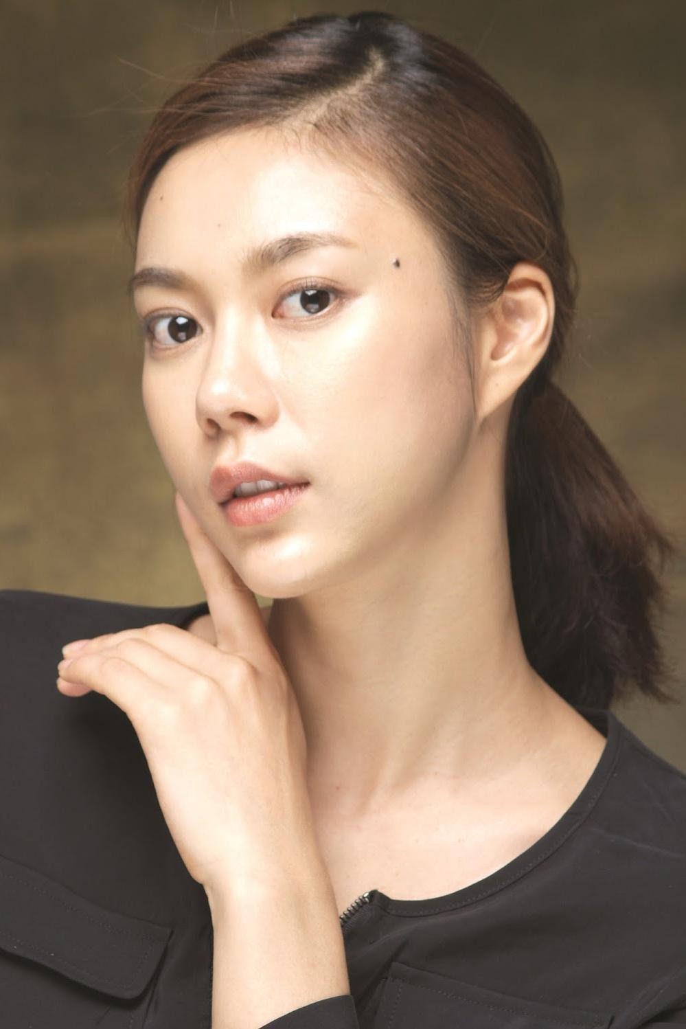 Kim In-seo's poster