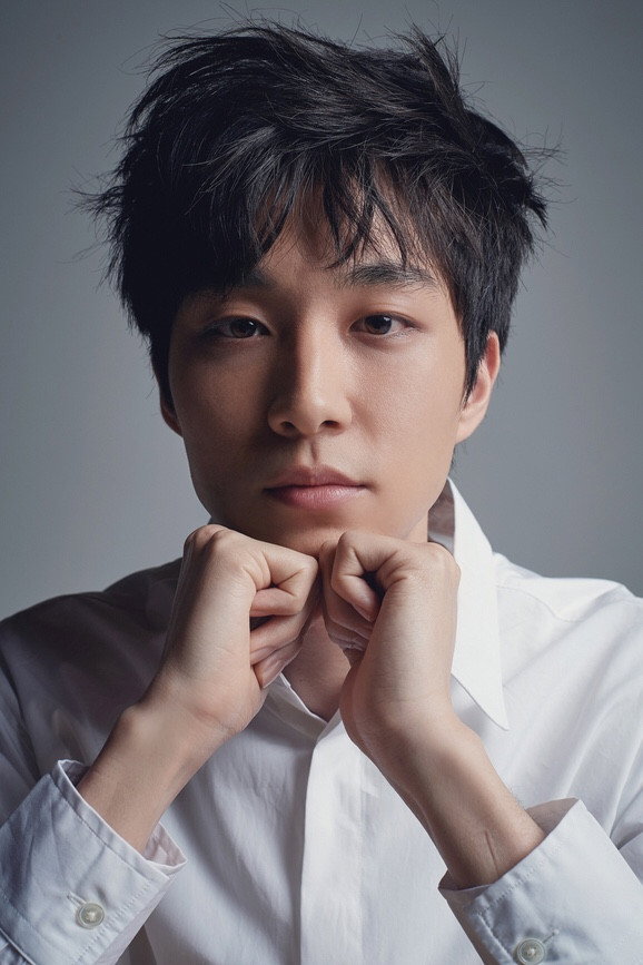 Lee Chung-hyun's poster