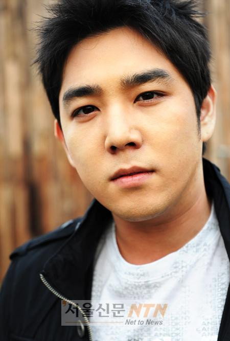 Kim Young-woon's poster