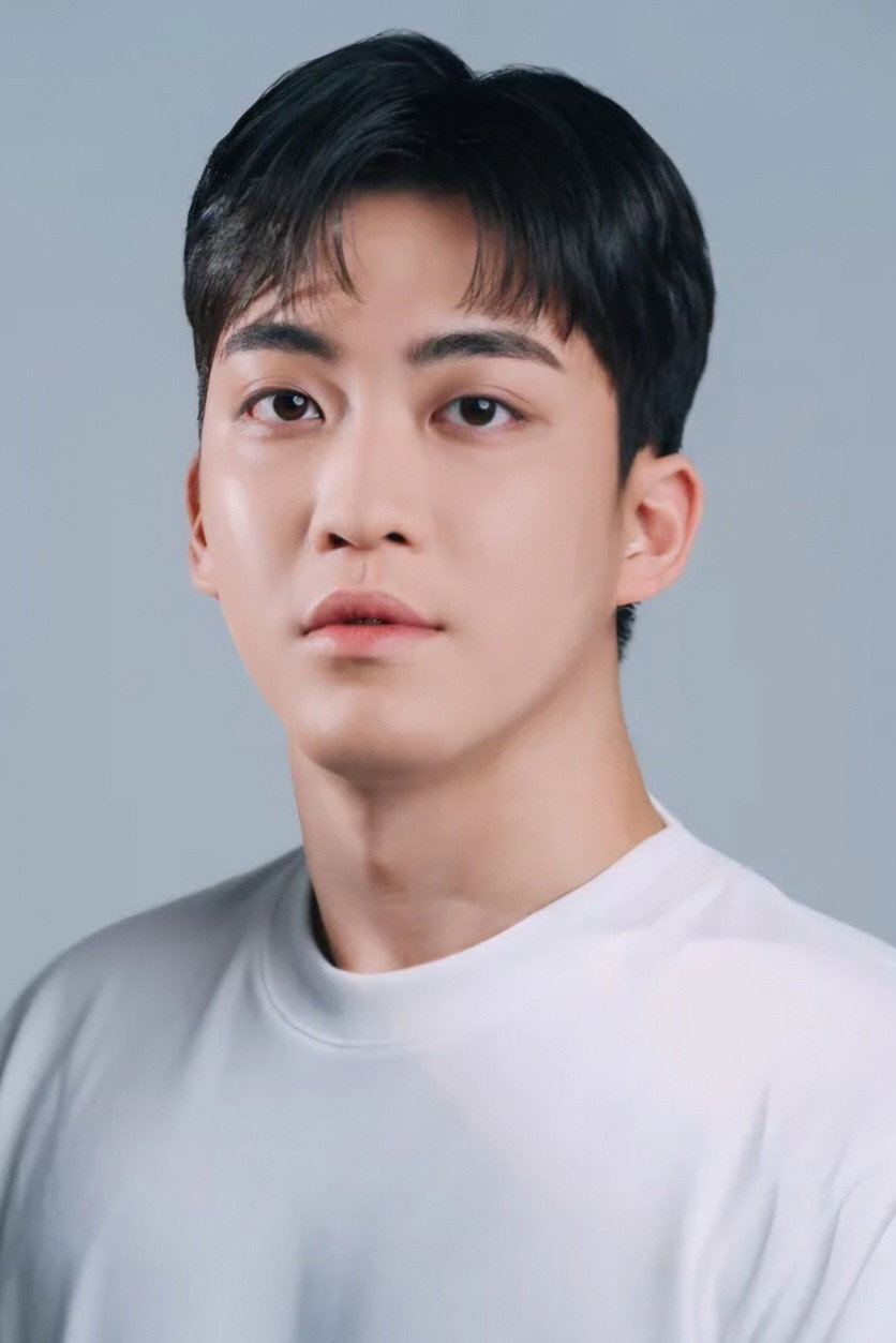 이상현's poster