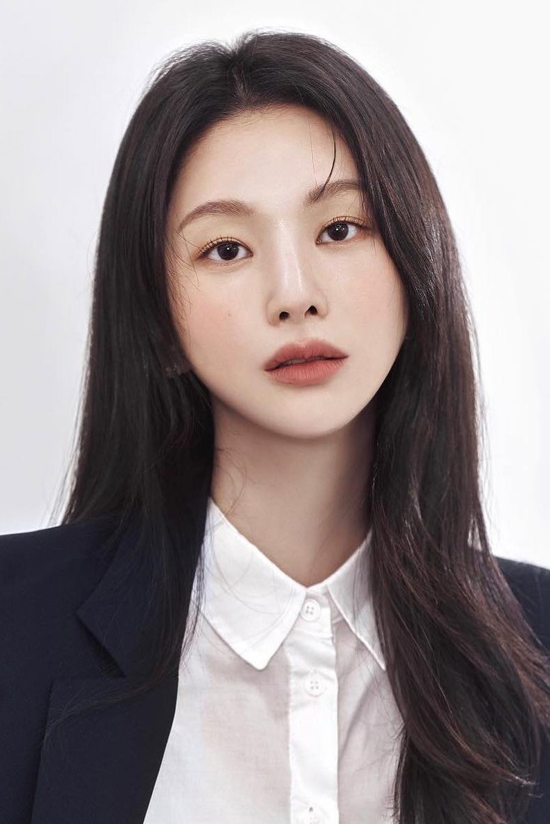 Lee Hyo-na's poster