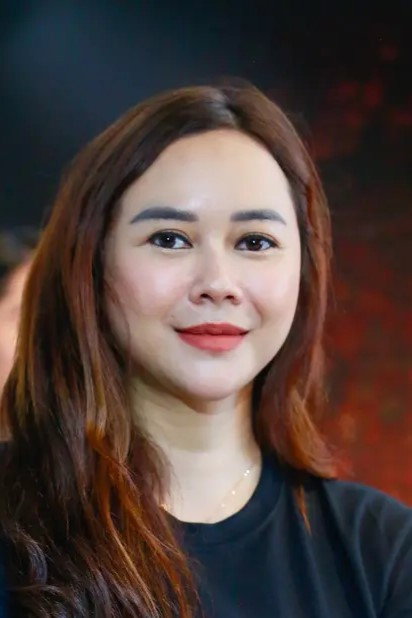 Aura Kasih's poster