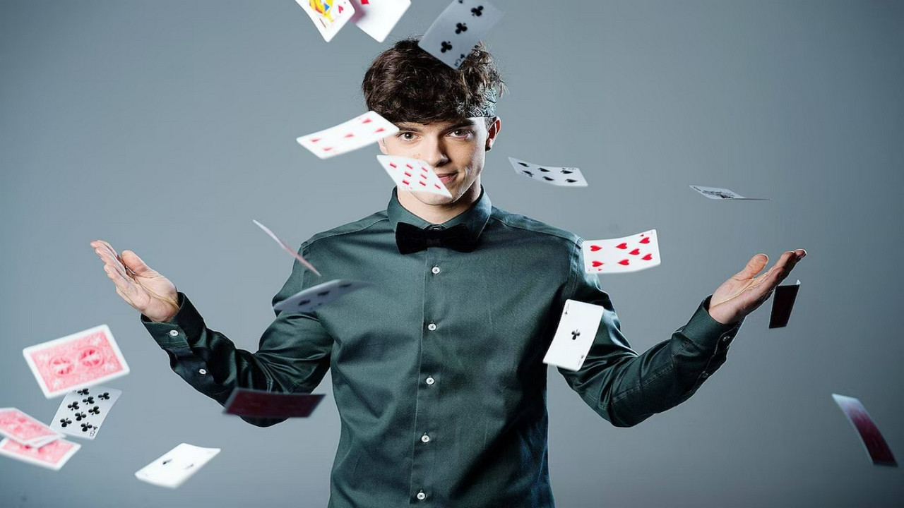 Donovan Magicien : Bluffe les stars's poster
