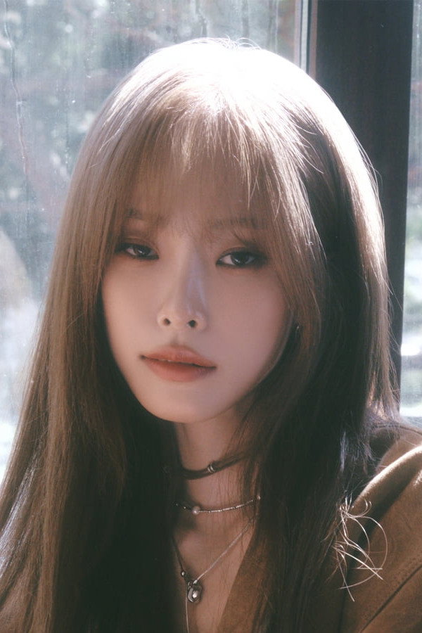 Heize's poster