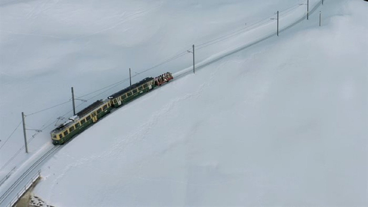 Des trains pas comme les autres's poster