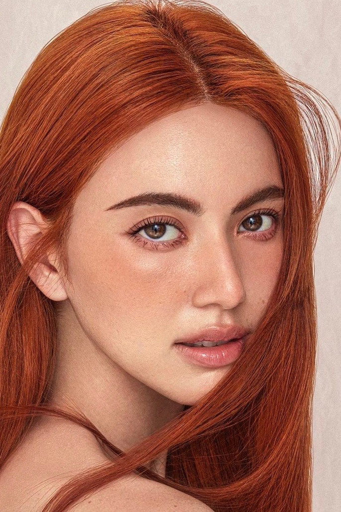 Davika Hoorne's poster